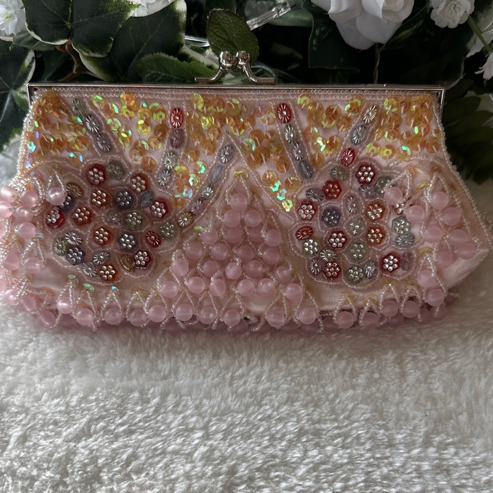 Exquisite beaded clutch